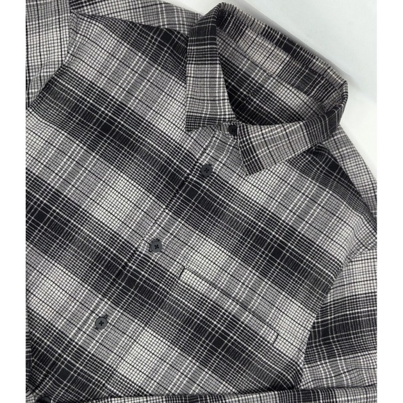lululemon athletica Other - Lululemon Masons Peak Flannel Shirt Men's Medium Gray and Black Plaid Zip Pocket